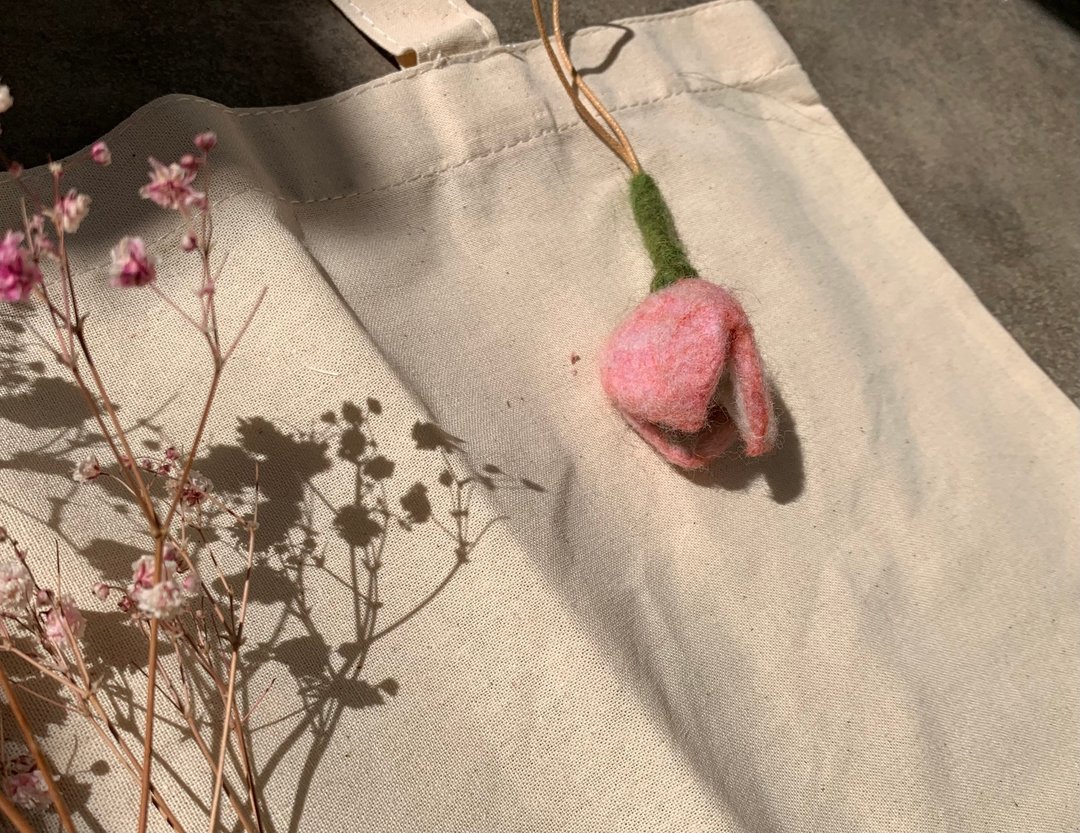 羊毛毡台湾栾树花吊饰 - 吊饰 - 羊毛 粉红色