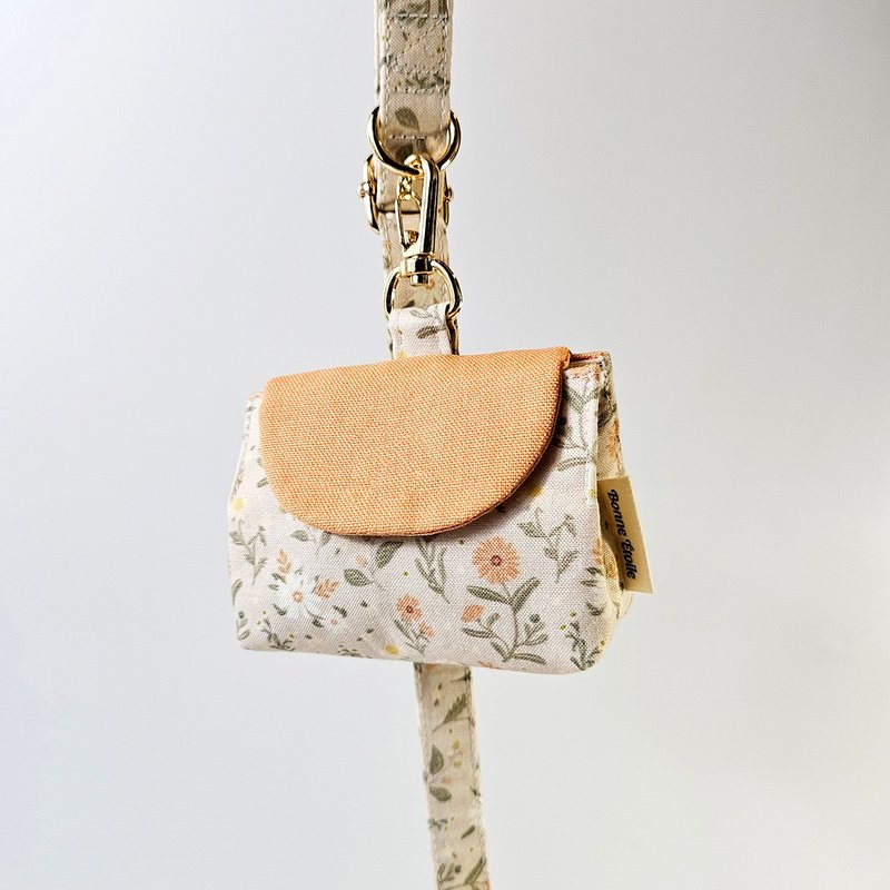 秋花 |图案织物狗屎袋收纳袋 - 外出包 - 棉．麻 白色