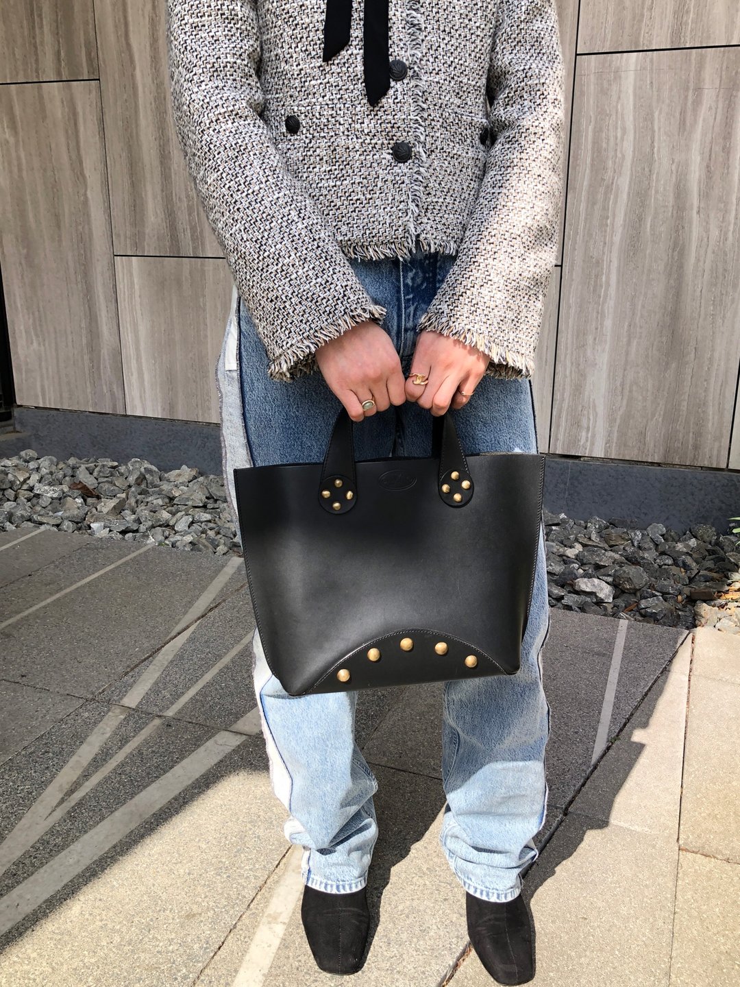 【VintageShop solo 日本直送中古包专卖店】CELINE 经典手提包 黑色 徽章 铆钉 皮革 vintage 古着 - 手提包/手提袋 - 真皮 黑色