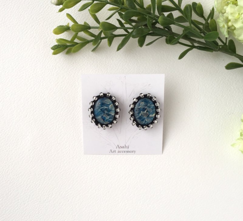 Yarn and beads of Art earrings Stardust - 耳环/耳夹 - 塑料 蓝色