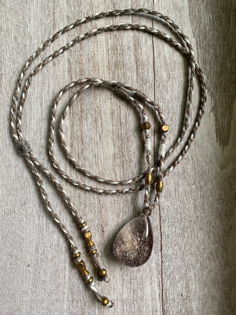幽灵水晶 水滴编织项链 蚕丝拉线与黄铜 - 项链 - 水晶 多色