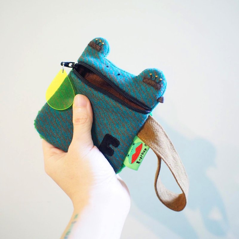 E*group 阿蛙口水手提零钱包 羊毛料拼布  蓝绿 - 其他 - 棉．麻 绿色