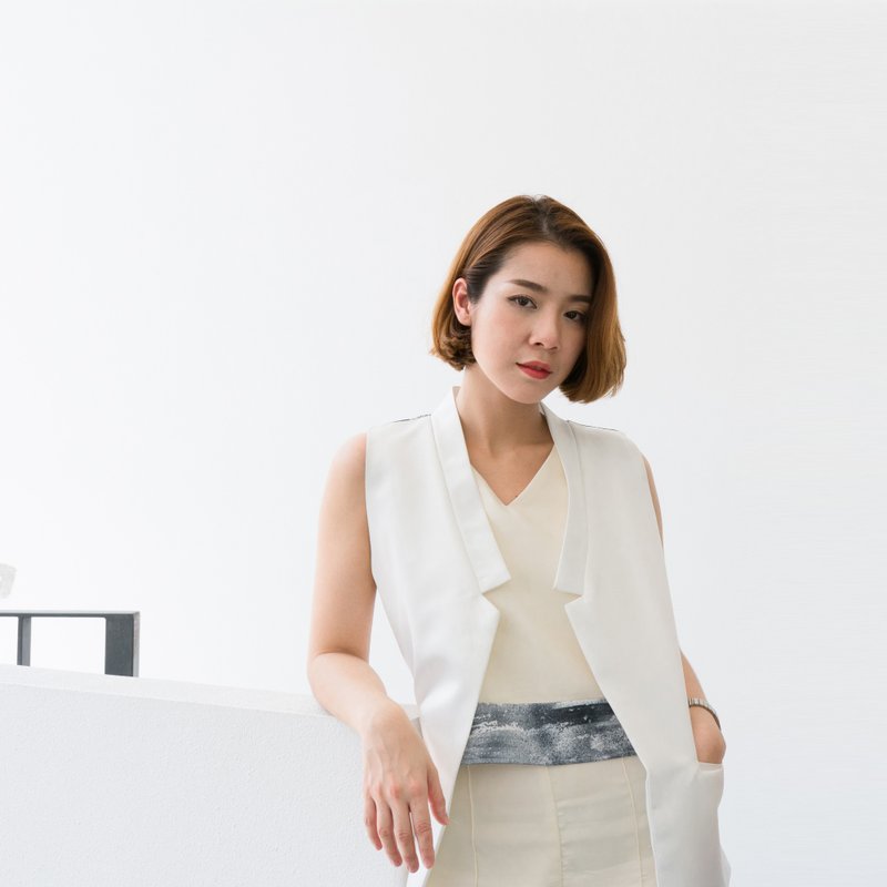 Wide Cut Vest (Size S) - 女装休闲/机能外套 - 其他材质 白色