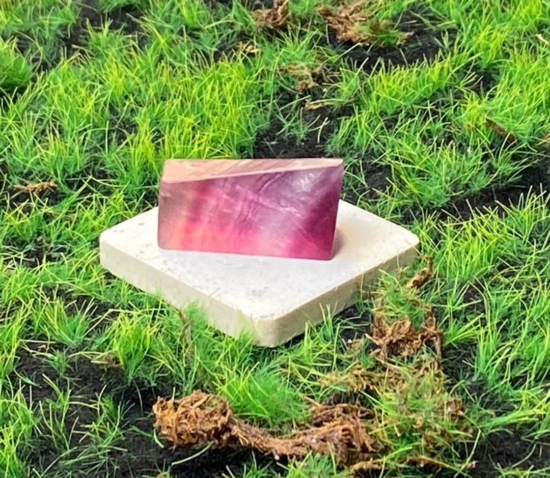 能量水晶-天然能量浪漫渐层萤石 增智慧 屏除杂乱思绪 办公室开运 - 摆饰 - 水晶 多色