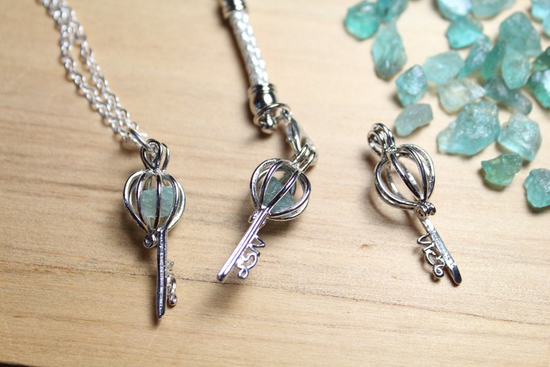 磷灰石小钥匙apatite 　许愿盒　坠子　项链　磷灰石原矿 水蓝色 - 项链 - 宝石 蓝色