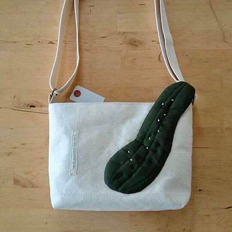 小黄瓜斜背包 - 侧背包/斜挎包 - 棉．麻 绿色