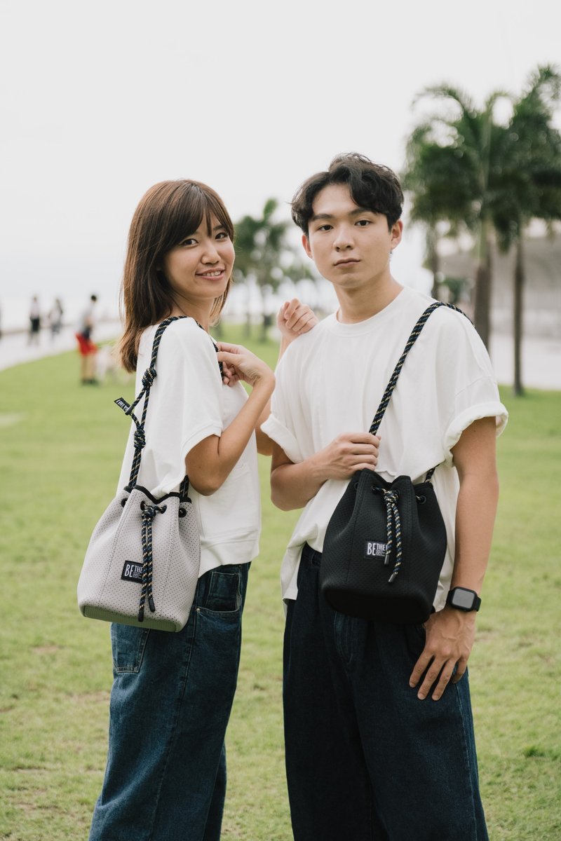 索口两用桶袋 - 束口袋双肩包 - 其他人造纤维 多色