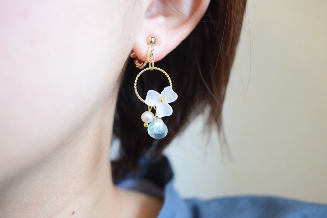 flower glass - 耳环/耳夹 - 玻璃 蓝色
