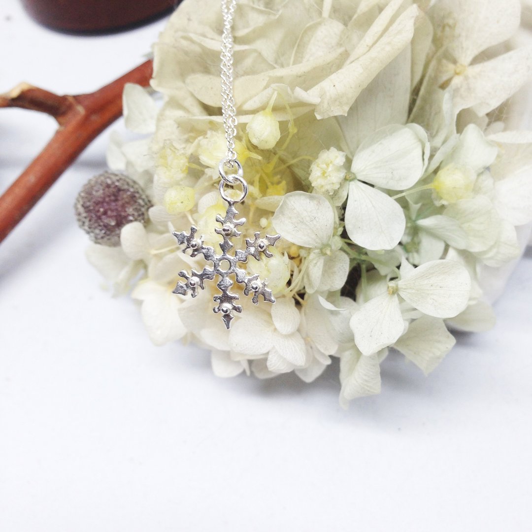 圣诞 生日 爱情 周年 礼物 纯银雪花项链 / 雪霜 - 项链 - 其他金属 银色