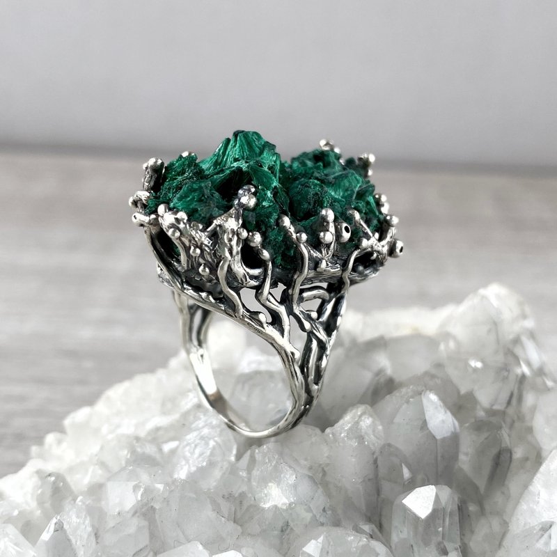 Tree branch ring in sterling silver with natural malachite stone - 戒指 - 纯银 绿色