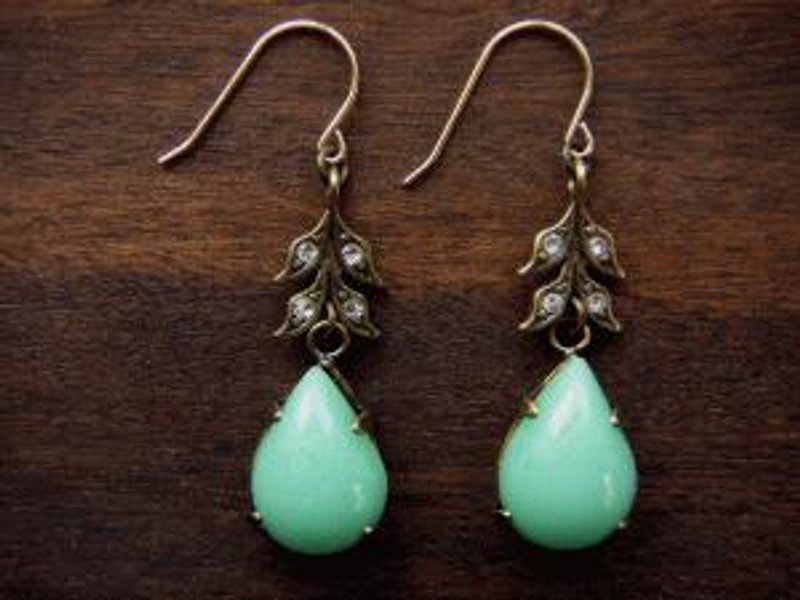 my heart my love Pale Green - 耳环/耳夹 - 其他金属 