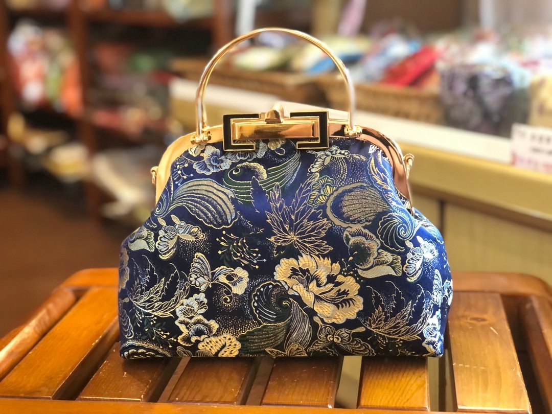 复古年轻款蝶恋花织锦缎方锁口金晚宴包斜挎包 - 侧背包/斜挎包 - 丝．绢 多色