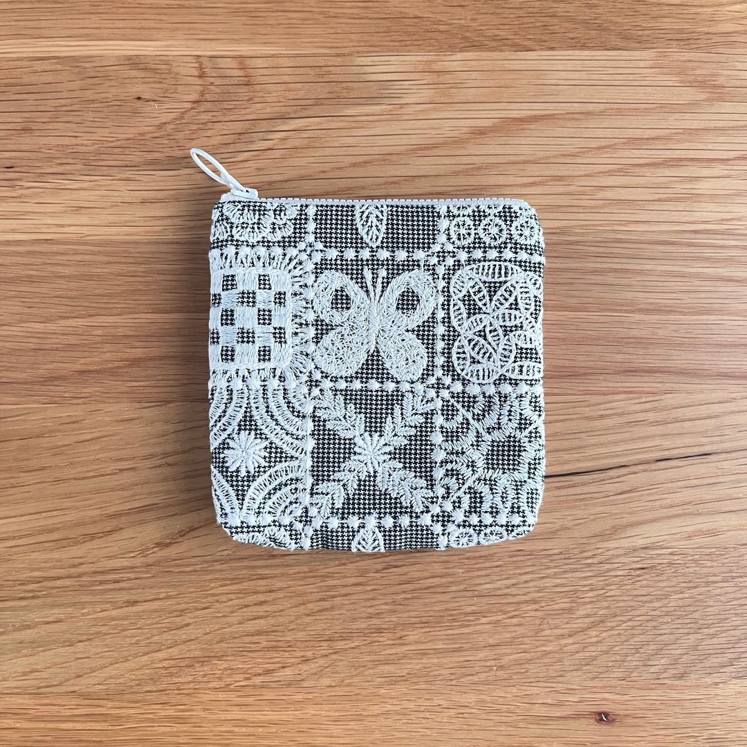 mina perhonen forest tile 刺绣 蝶 迷你 深型 化妆包 - 化妆包/杂物包 - 棉 白色