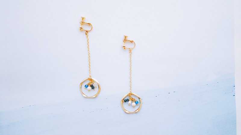 绚烂--蓝玛瑙施华洛世奇水晶珠金属圆框耳环 - 耳环/耳夹 - 其他金属 蓝色