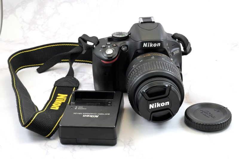 包邮尼康数位相机尼康 D5100 16.2MP 18-55mm 3.5-5.6G VR DSLR 快门数 964 - 相机 - 其他金属 黑色
