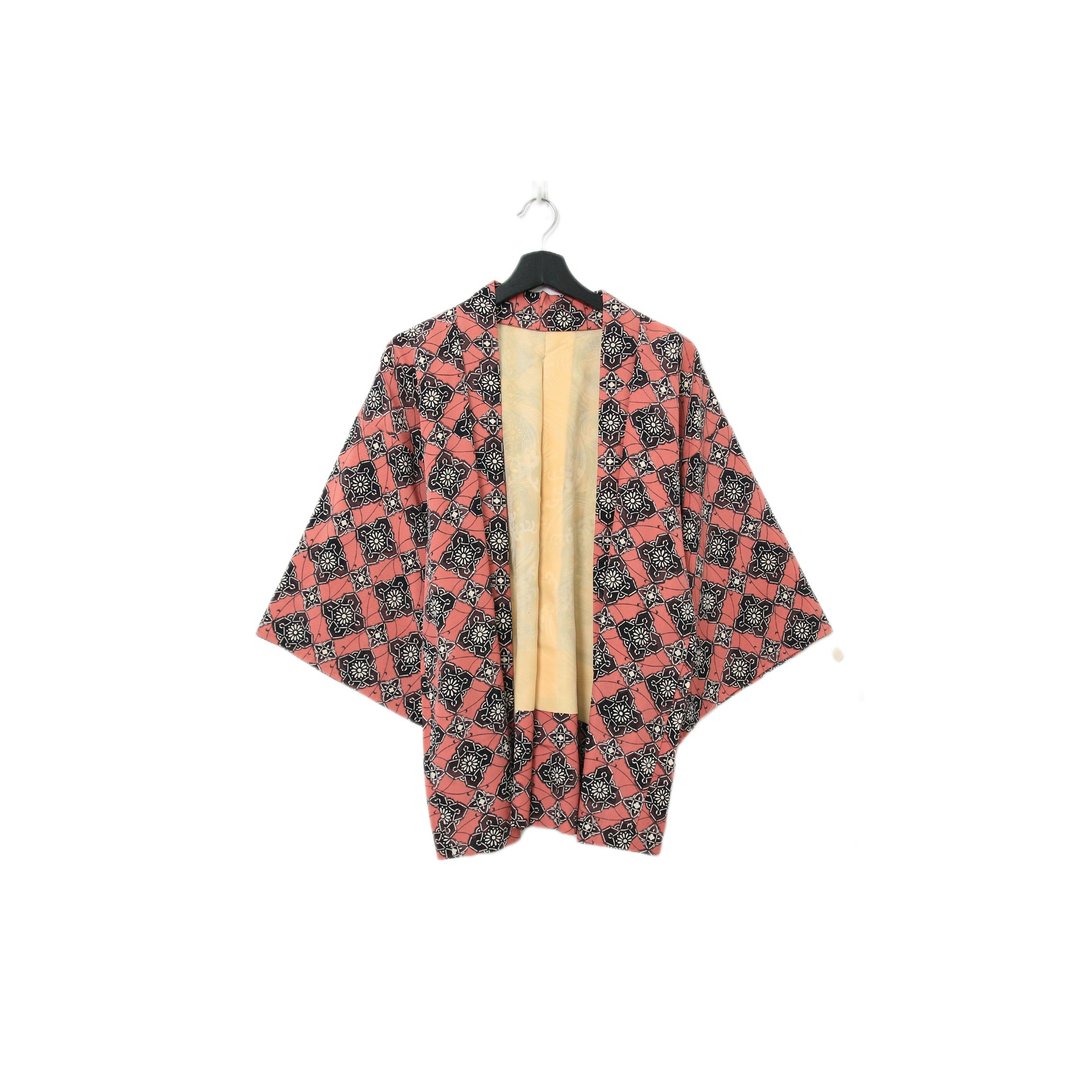 Back to Green-日本带回羽织 鲑鱼粉 图腾 kb-81/vintage kimono - 女装休闲/机能外套 - 丝．绢 
