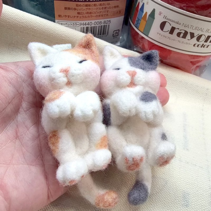 兔包制纯手工羊毛毡撒娇猫咪发夹 - 发饰 - 羊毛 白色