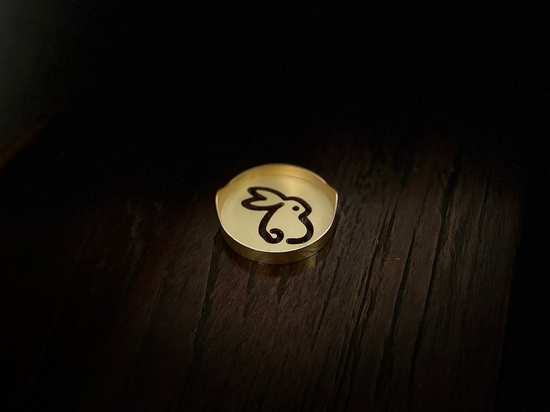 【紫烟香铺】兔子篆香器 - 蜡烛/烛台 - 其他金属 卡其色