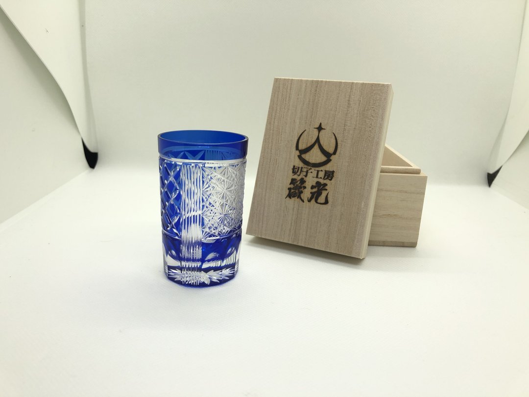 Yarai and chrysanthemum connecting shot glass - 玻璃杯 - 玻璃 蓝色
