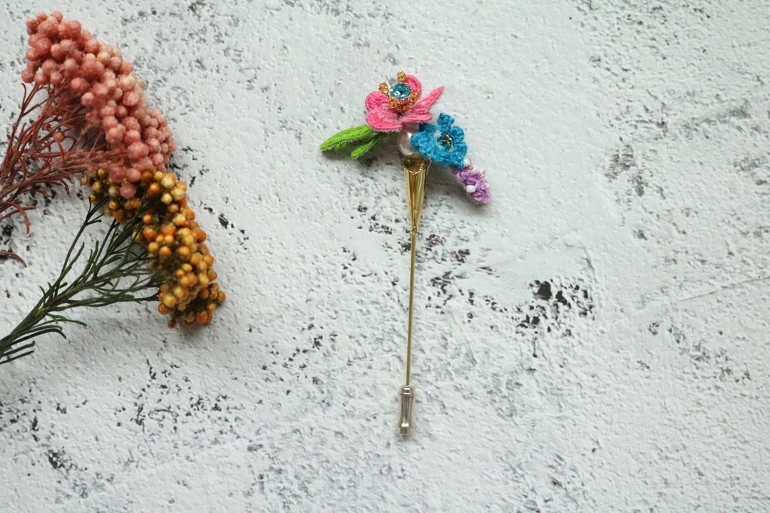 小花绕线立体胸针胸花文青路线古朴顶针 - 胸针 - 绣线 多色