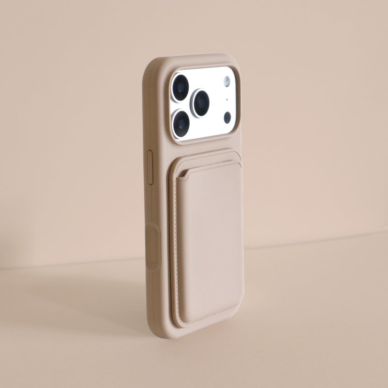 首尔限定(磁吸壳+卡夹)iPhone17.16.15小法国香草奶茶手机壳 - 手机壳/手机套 - 塑料 卡其色