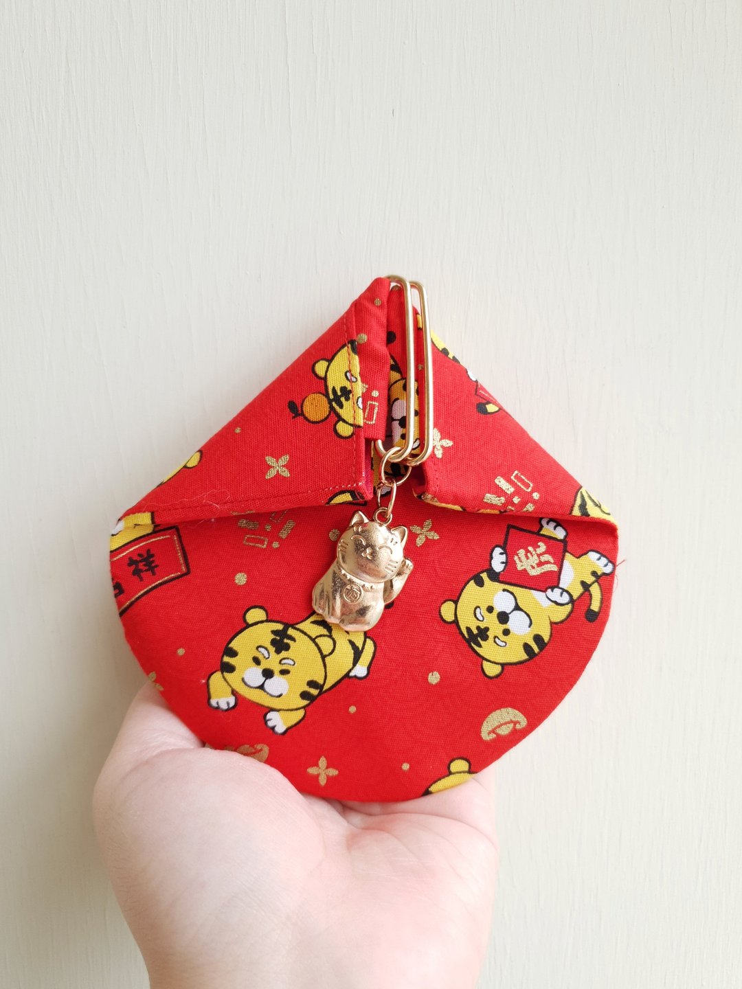 【Happy Tiger Year】虎年荷包红包袋–虎威笙风 - 零钱包 - 棉．麻 红色