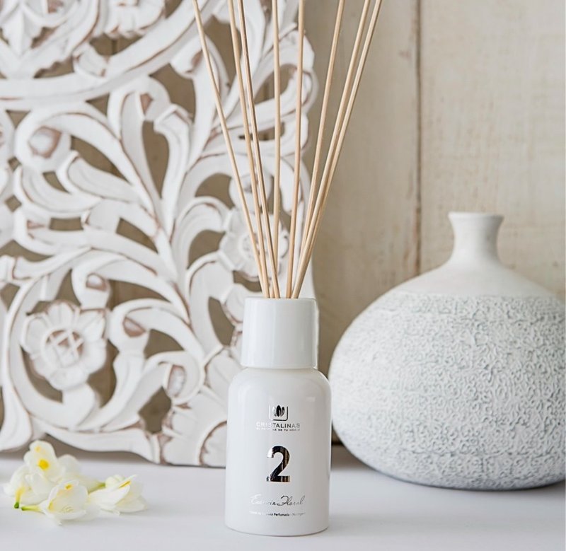 CRISTALINAS色彩疗法 复方香氛扩香(125ML)- 雪地白/木兰及茉莉 - 香薰/精油/线香 - 浓缩/萃取物 白色