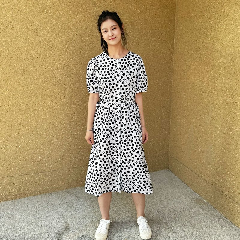 Hana Mokuba 圆领衬衫式花花绑带洋装 - 洋装/连衣裙 - 其他材质 