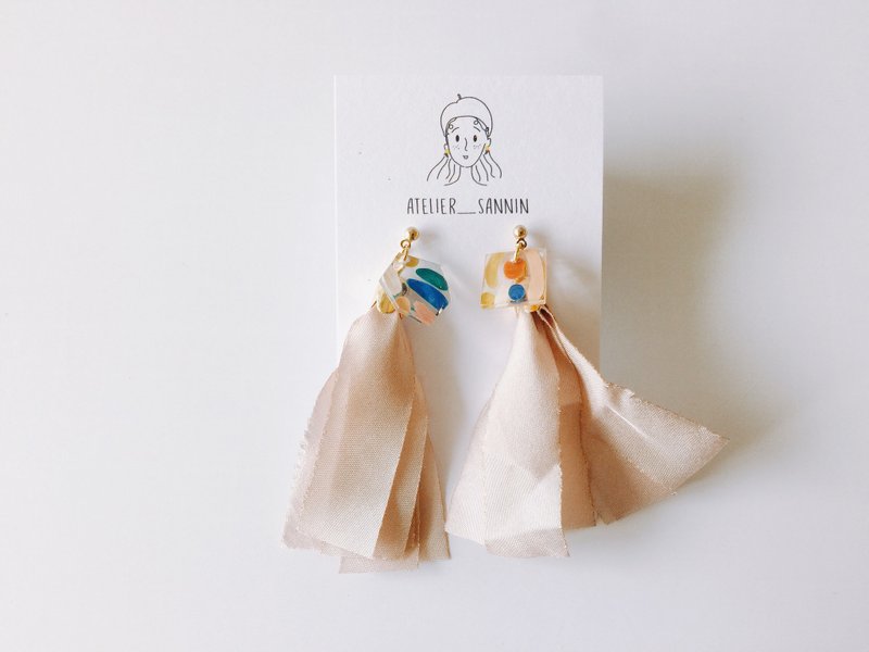 暮夜奇遇系列-鹦鹉姊姊的羽毛 手绘 手工耳环 垂坠 耳针/耳夹 - 耳环/耳夹 - 其他材质 粉红色