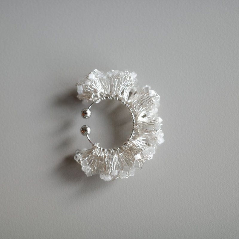 Frill Glow – 金属线蕾丝耳夹 日本玻璃珠 silver  一个 - 耳环/耳夹 - 其他金属 银色