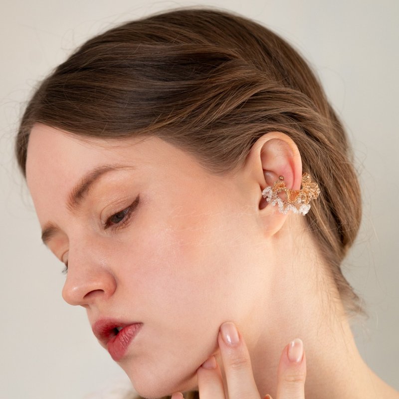 Frill Glow – 金属线蕾丝耳夹 日本玻璃珠 silver  一个 - 耳环/耳夹 - 其他金属 银色