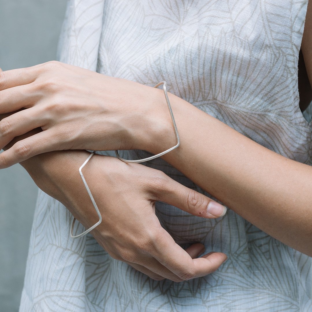 Geometrical front-fold silver minimal style bangle (B0034) - 手链/手环 - 银 银色