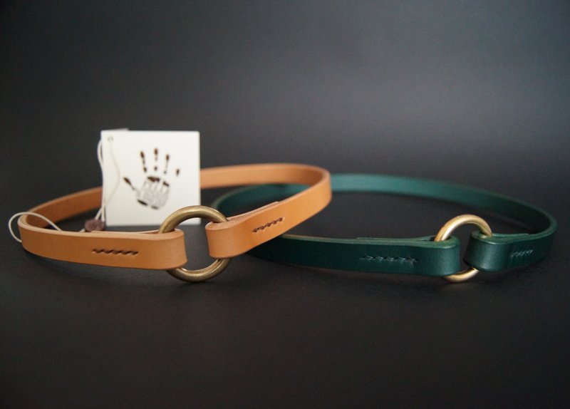 订制皮革狗牌项圈 - 时尚、简约、舒适，意大利皮革 - 项圈/牵绳 - 真皮 多色