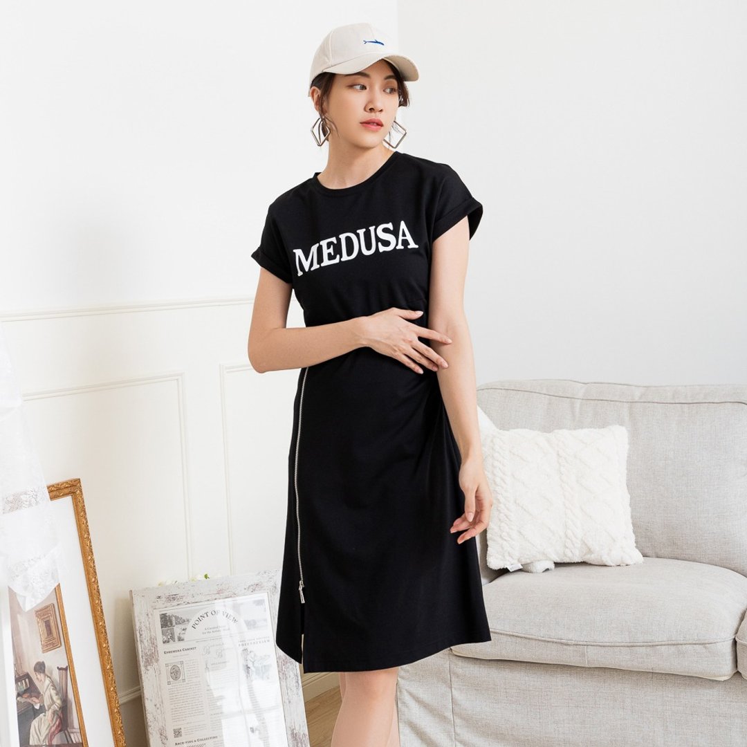 【MEDUSA】MEDUSA银拉链嫘萦休闲洋装(M-XL) | 凉感嫘萦 短洋装 - 洋装/连衣裙 - 其他人造纤维 黑色