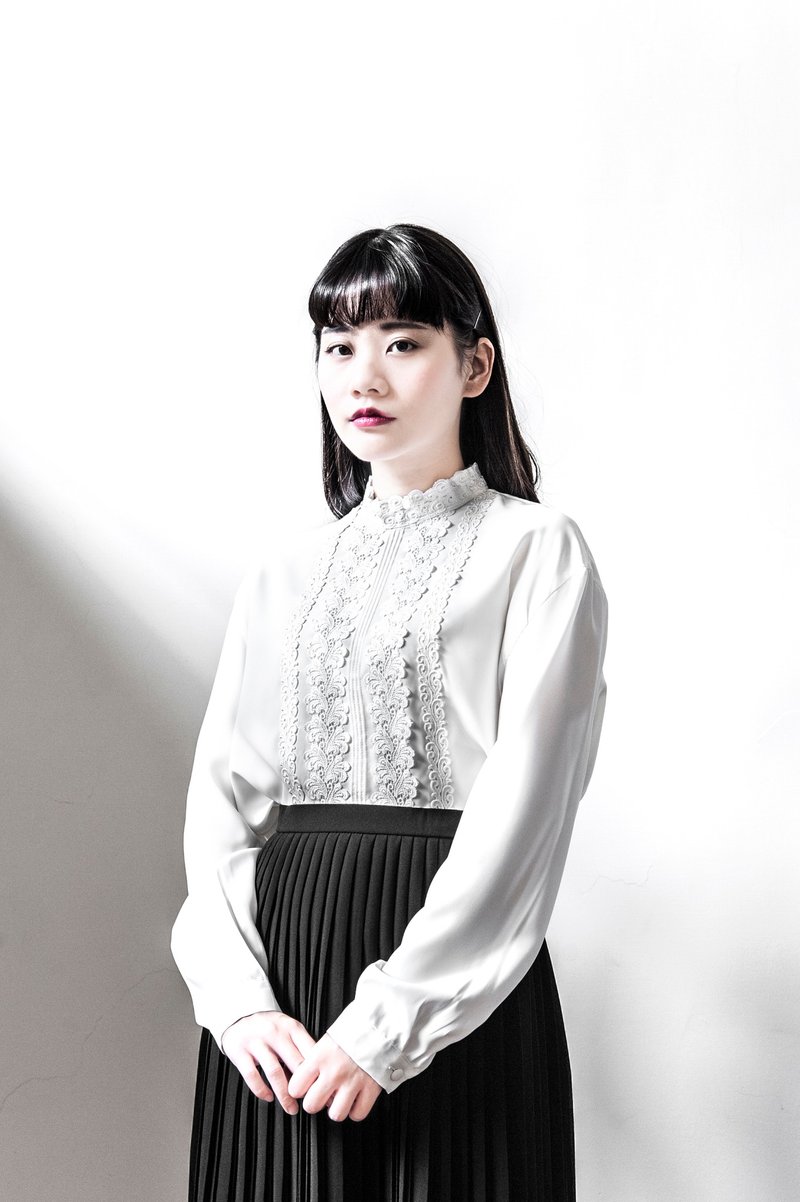 Vintage 梦幻纯白日本古着衬衫 - 女装衬衫 - 聚酯纤维 白色