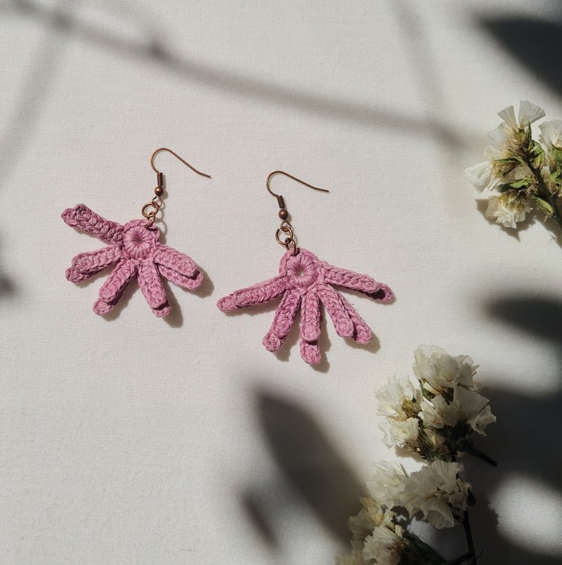 Half Flower earrings - 耳环/耳夹 - 棉．麻 
