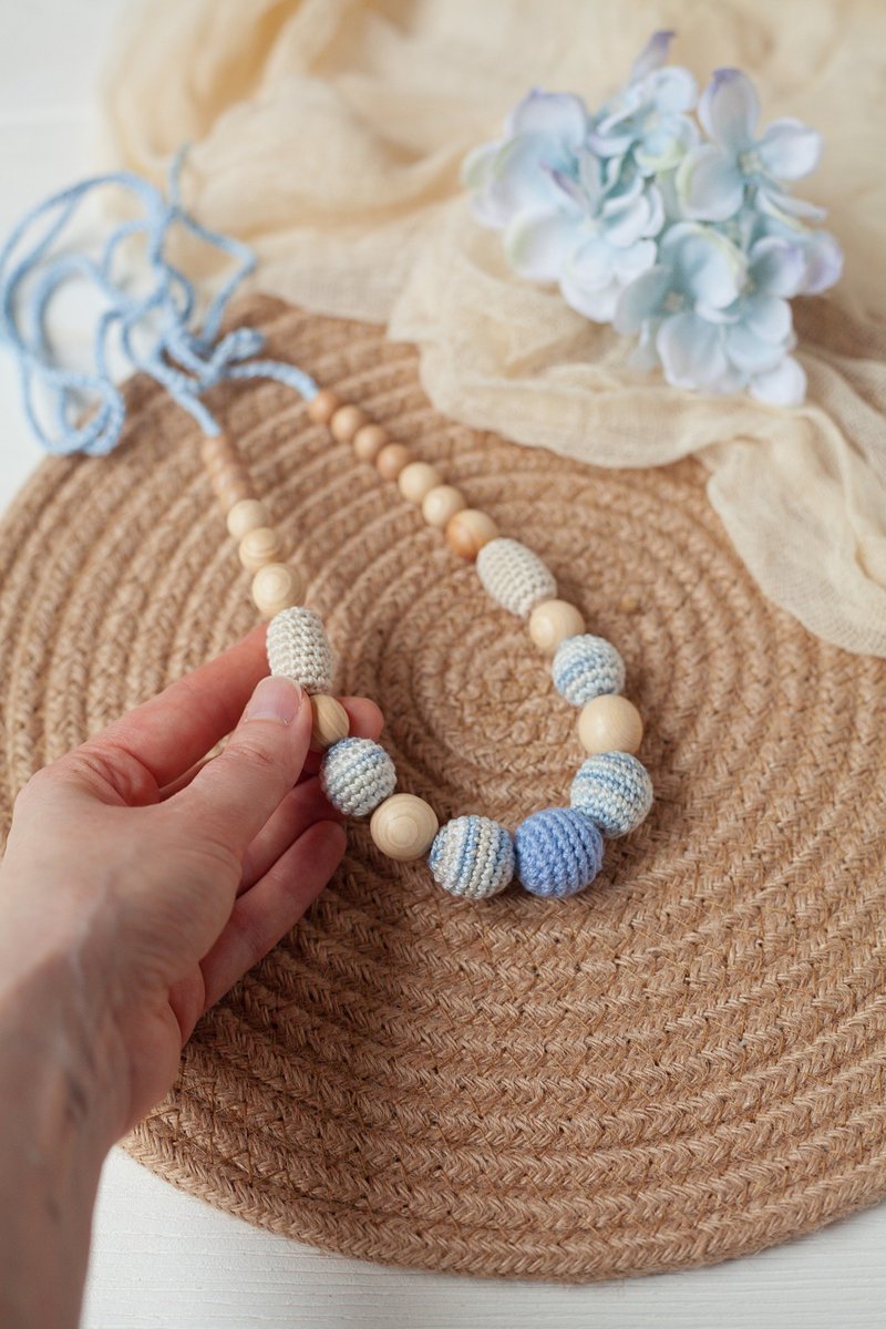 Blue Stripped Wooden Teething Necklace - Modern Jewelry for Breastfeeding Mom - 项链 - 木头 蓝色