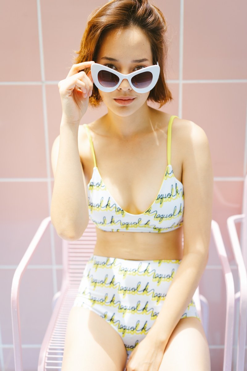 Cursive on Bikini / White / Size M - 女装泳衣/比基尼 - 其他材质 白色