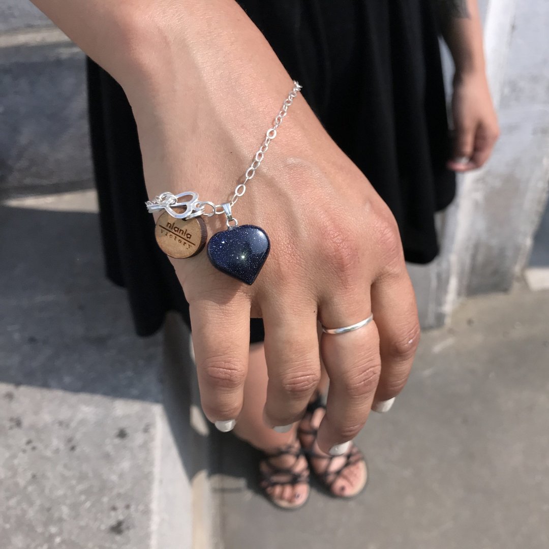 Blue Goldstone Heart Bracelet on Sterling Silver Chain - Handcrafted Jewelry - 手链/手环 - 宝石 蓝色