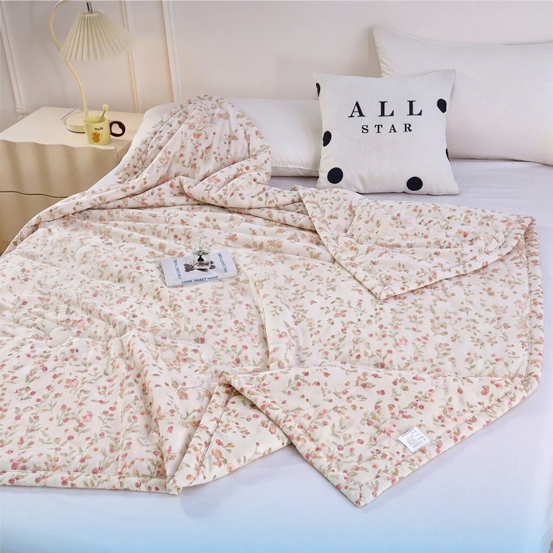 夏季必备 亲肤防蚊凉感冰冰被 150*200cm 凉被 (粉花小兔) - 被子/毛毯 - 聚酯纤维 多色