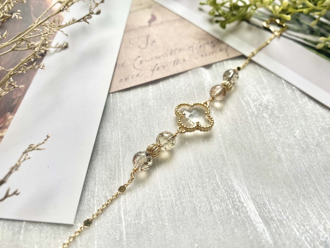 黑金超七的透明四叶草手链 天然石饰品 天然石手链 OT扣 14k包金 - 手链/手环 - 其他金属 金色