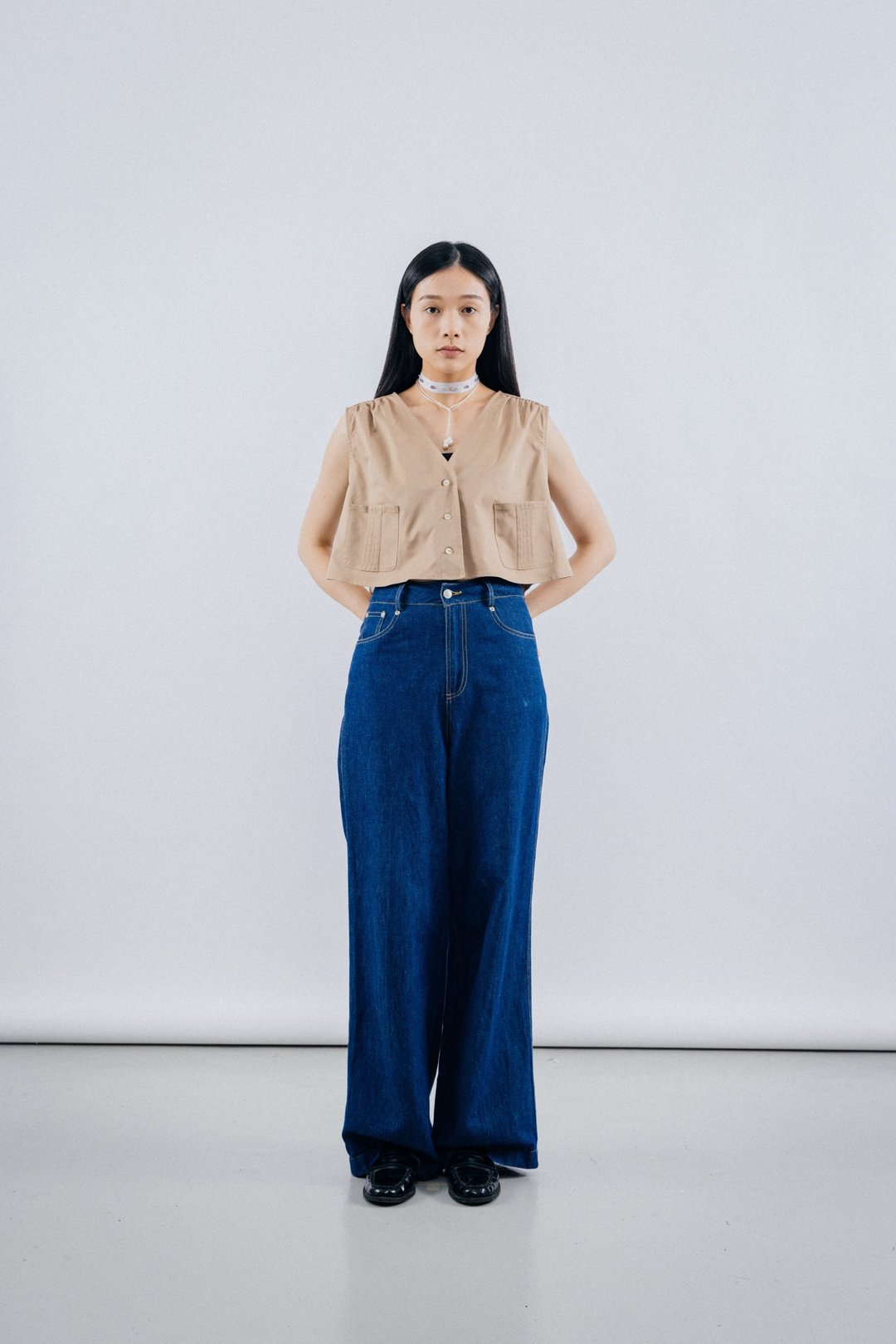 马甲背心 Cropped Short - Sleeved Denim Top - 女装背心 - 其他材质 卡其色