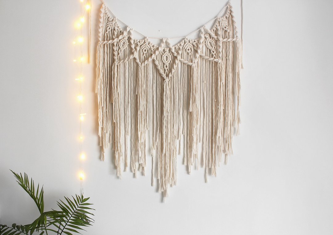 Macrame Handwoven Macrame weaving art wall hanging Wall Banner Farmhouse Decor - 墙贴/壁贴 - 棉 白色