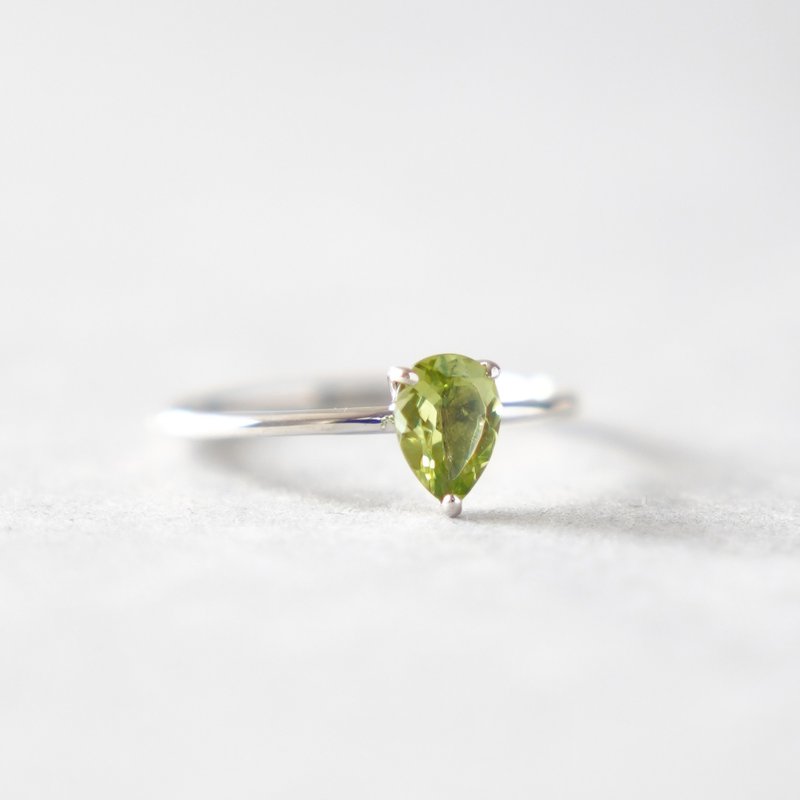 【八月诞生石】橄榄石 梨形切割 简约戒指 SV925 - 戒指 - 纯银 银色