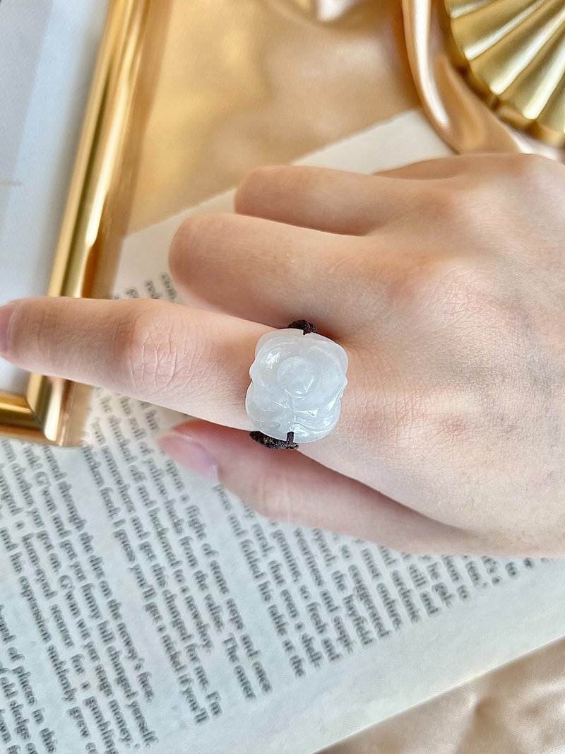 缅甸玉A货翡翠-冰冰白翡牡丹翡翠戒指 玉 jade 礼物 天然石 定制 - 戒指 - 玉石 白色