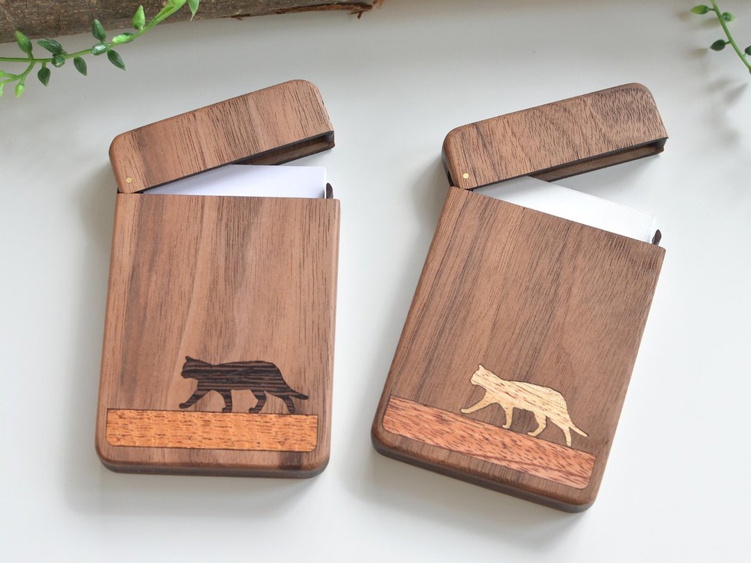 Wooden business card holder / walnut / walking cat - 名片夹/名片盒 - 木头 