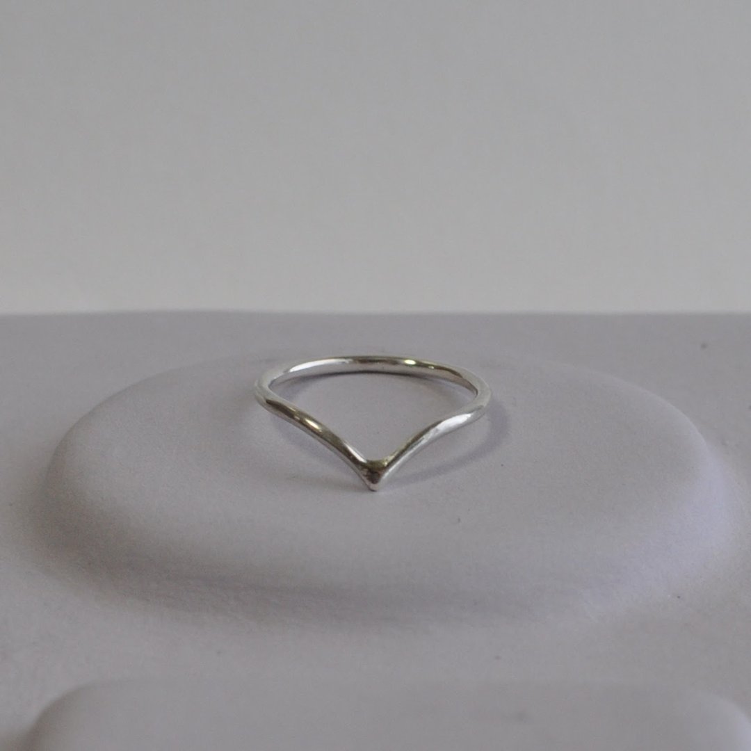 V 型银戒指 / 1.5mm 圆线 / 尺寸可指定 - 戒指 - 其他金属 银色