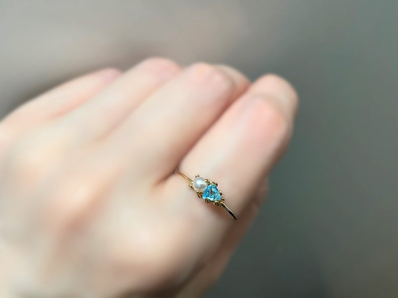 甜美古董-Akoya珍珠瑞士蓝托帕石立钉钢丝戒指 - 戒指 - 珍珠 蓝色