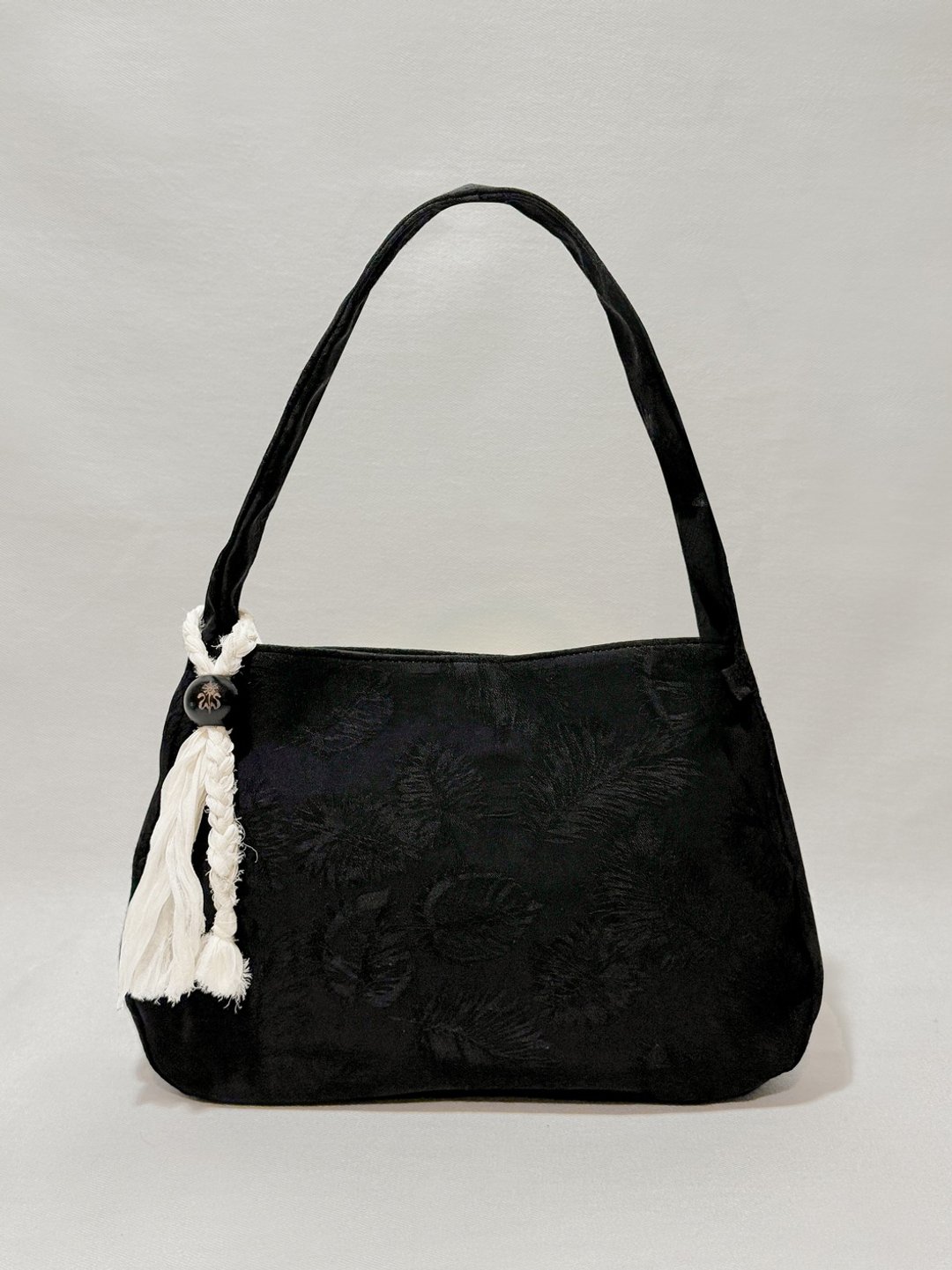 Charcoal - Shoulder Bag - 手提包/手提袋 - 丝．绢 黑色