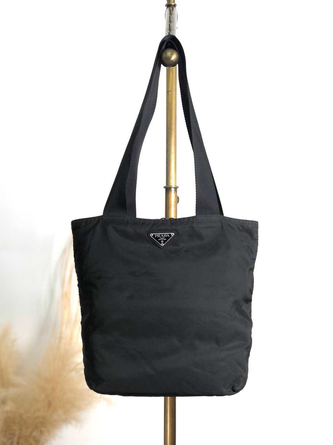 【 VintageShop solo 日本直送中古包专卖店 】PRADA 普拉达 托特包 黑色 三角标志 尼龙 vintage 古着 dmp62y - 手提包/手提袋 - 尼龙 黑色